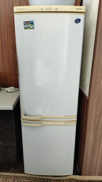 Холодильник б/у продам