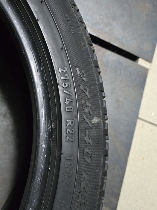 275 40 22 Pirelli