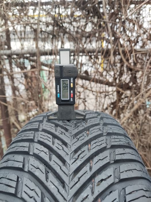 1бр. всесезонна гума 185/65/15 Nokian Season proof 
dot4520
7.9mm
Мног