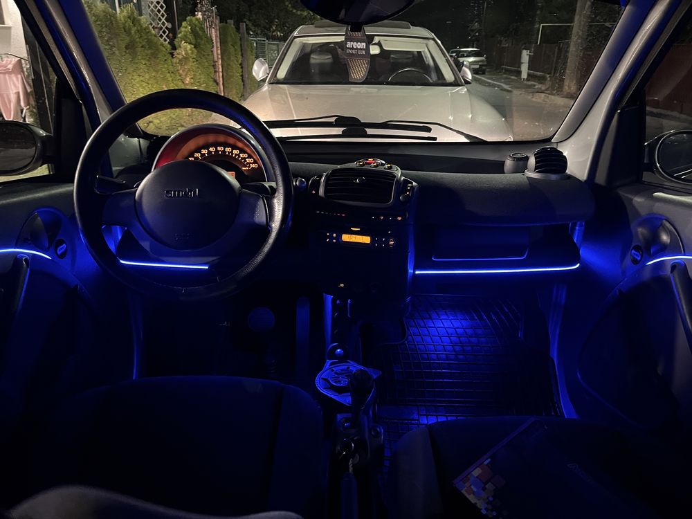 Montez Lumini Ambientale Auto 64 culori RGBpentru ori ce tip de masina