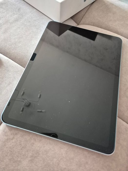 Продам Ipad Air 2024 в хорошем состоянии