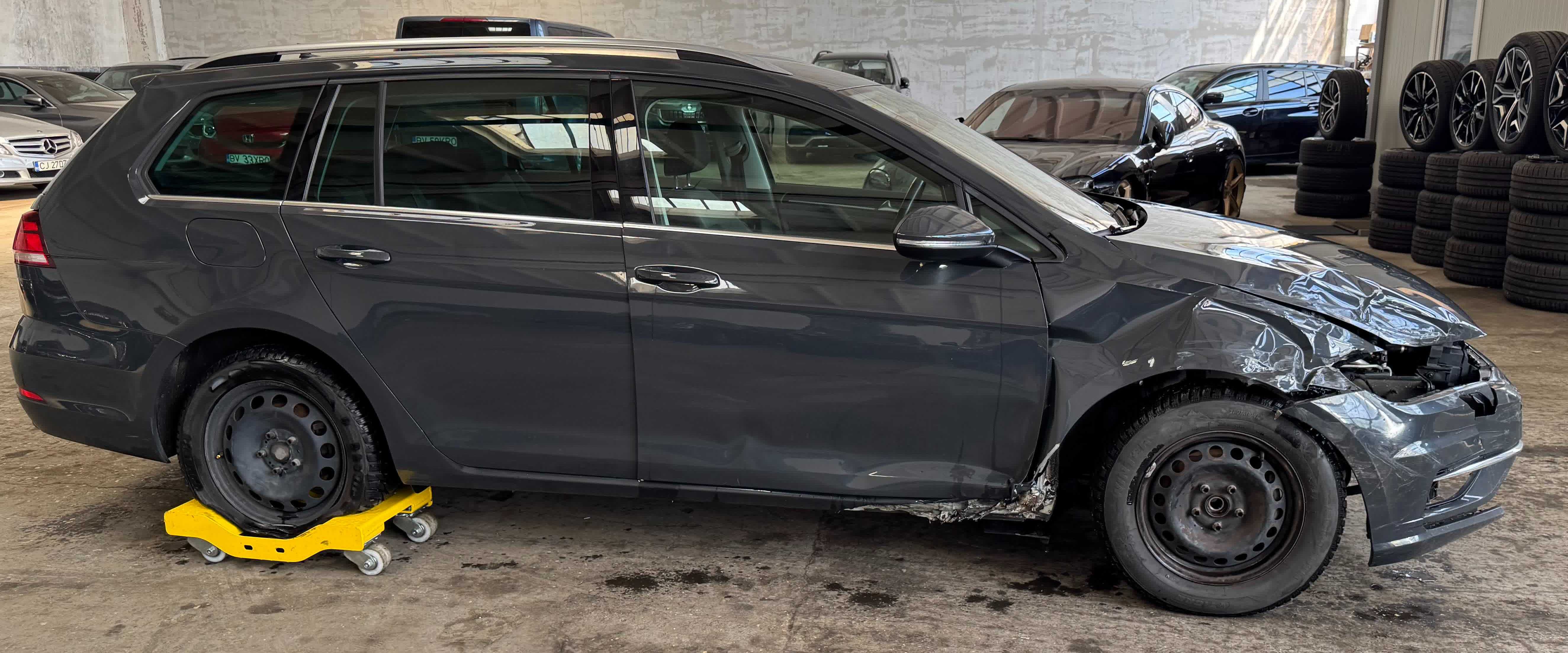Volkswagen Golf avariat