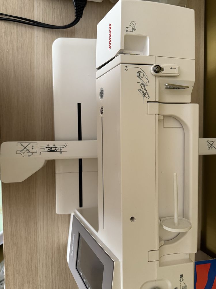 Бродировъчна машина Janome MC550E