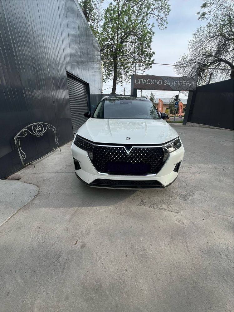 Nissan Venucia star продается срочно.