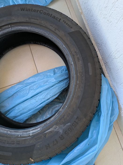Vând anvelope Continental Winter Contact TS850P 215/65R17 99H SUV