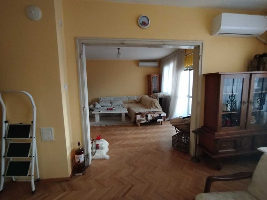 Продава се Тристаен апартамент в Пловдив, Център - 100 кв.м за 1855 €/кв.м - Снимка #2
