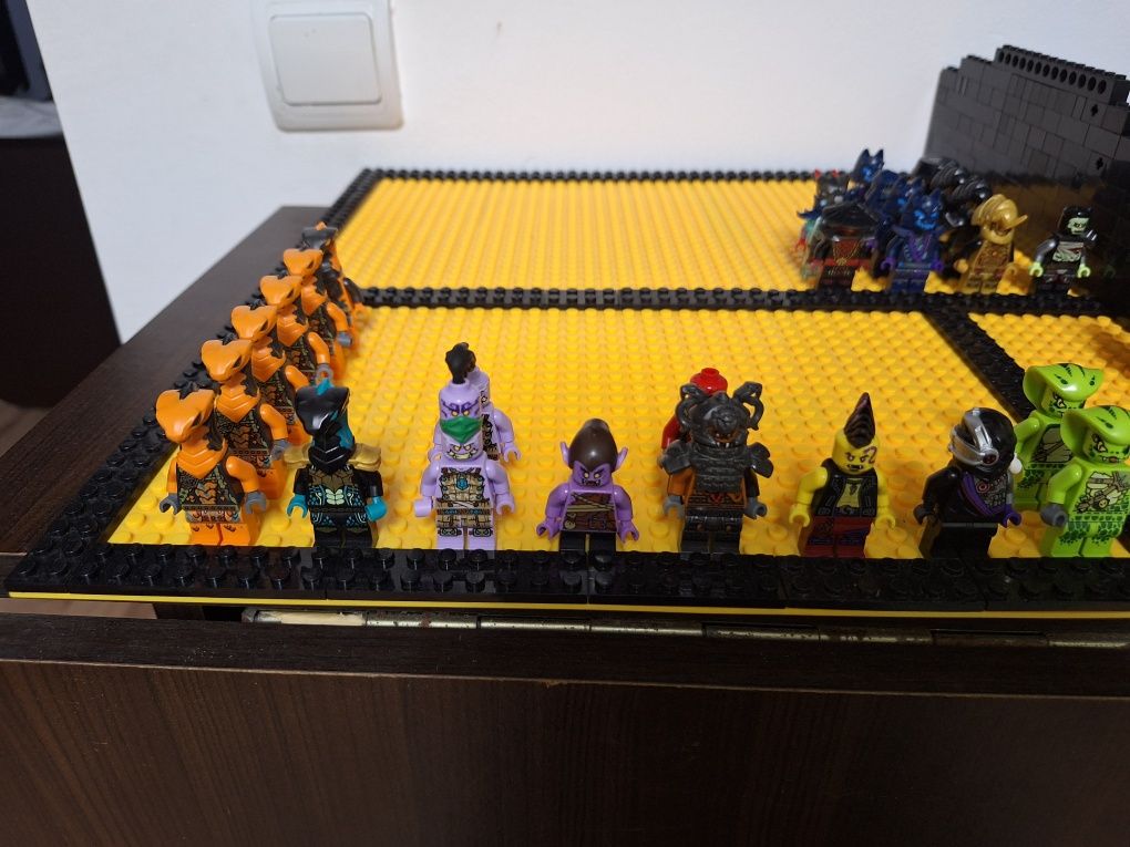 Vând lego ninjago minifigurine rare