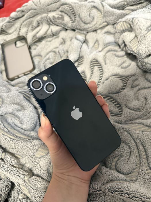 iPhone 13 в отличном состоянии