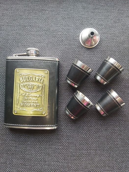 Подаръчен комплект България,манерка с чаши,два цвята