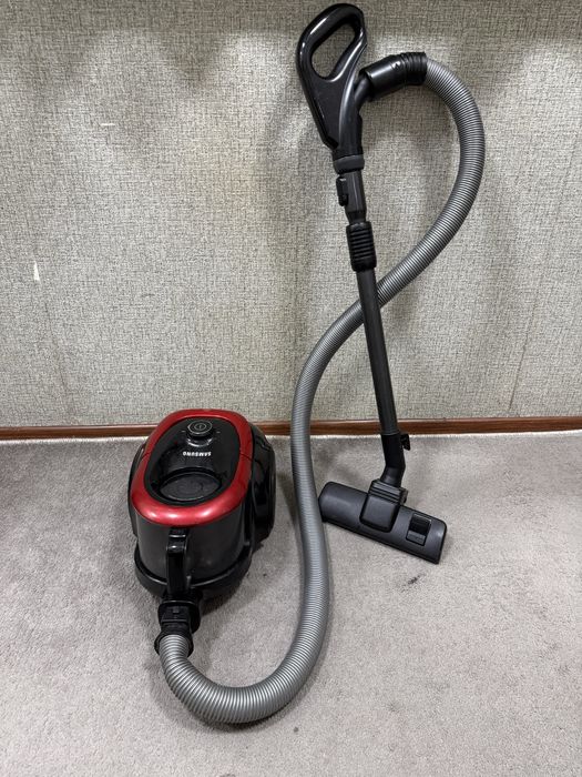 Samsung пылесос Б/У своя в идеальном состоянии