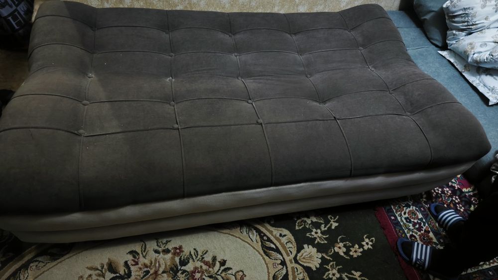 Продам диван  б/у