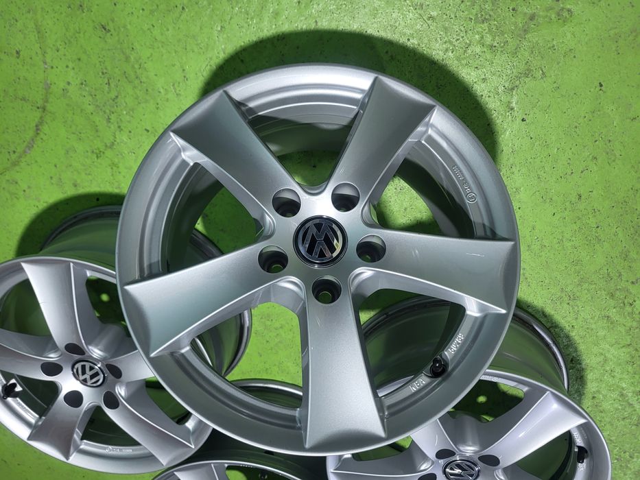 16 5x112 Vw Passat Touran Caddy Golf лети джанти 5х112