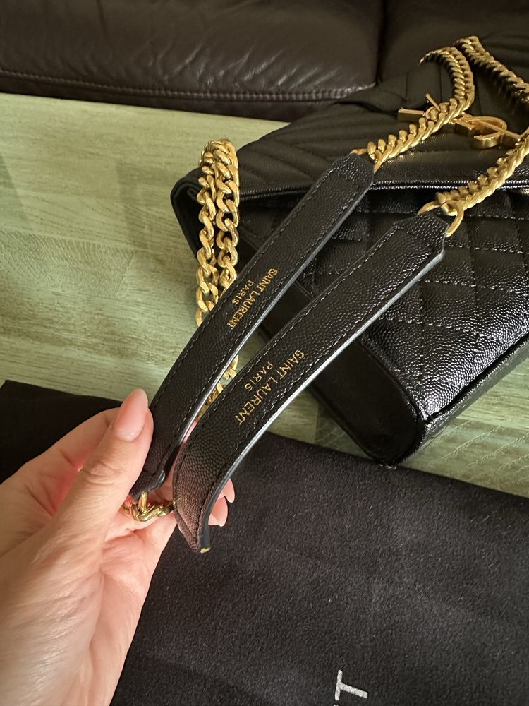 YSL черна кожена чанта