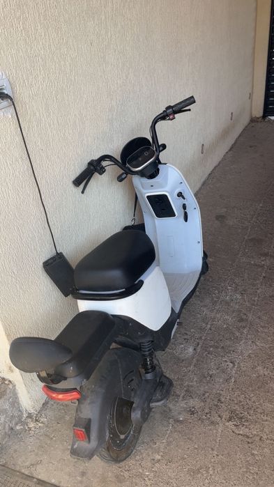 Vand scuter electric