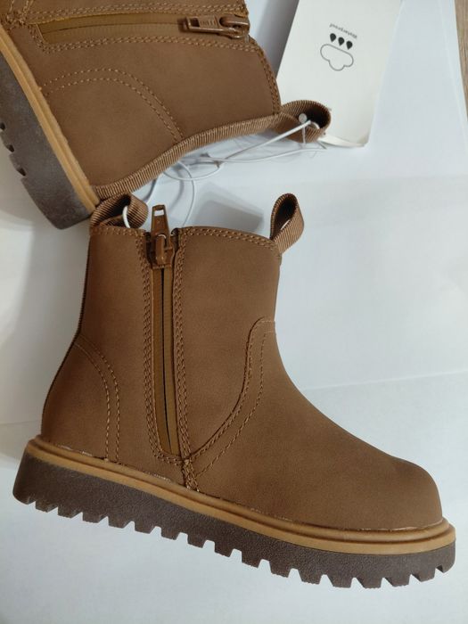 Ghete fetite H&M-  noi cu eticheta