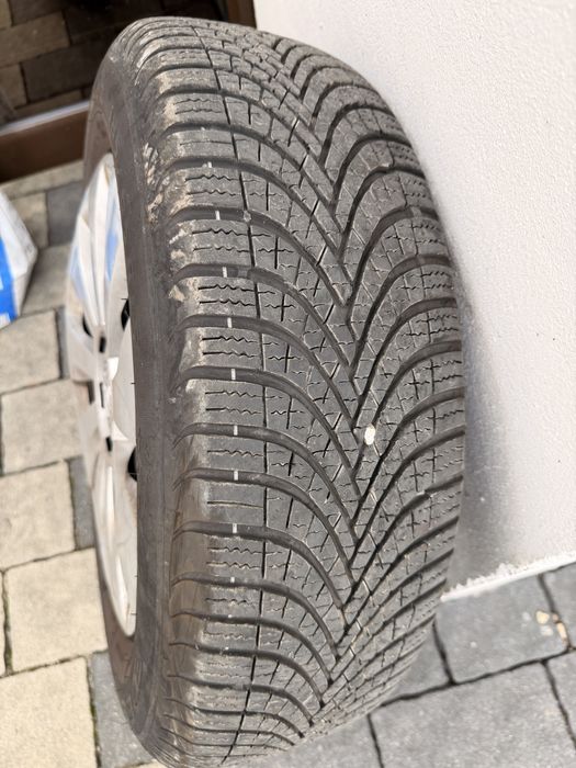 Cauciucuri 185/65R15 + jante + capace skoda Fabia