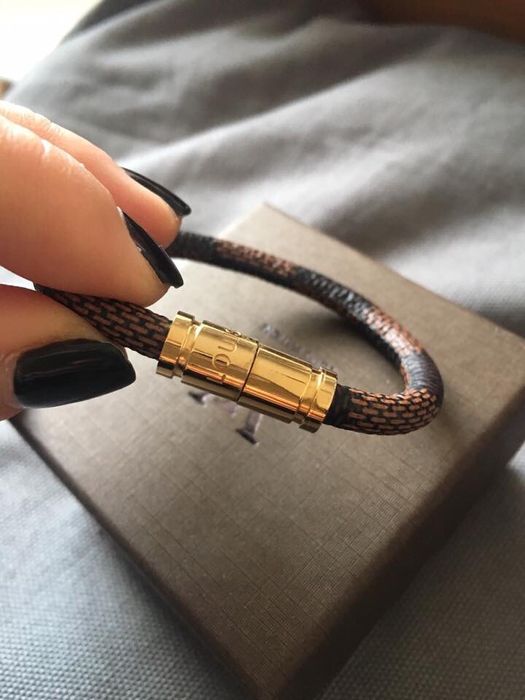 Кожени гривни Louis Vuitton