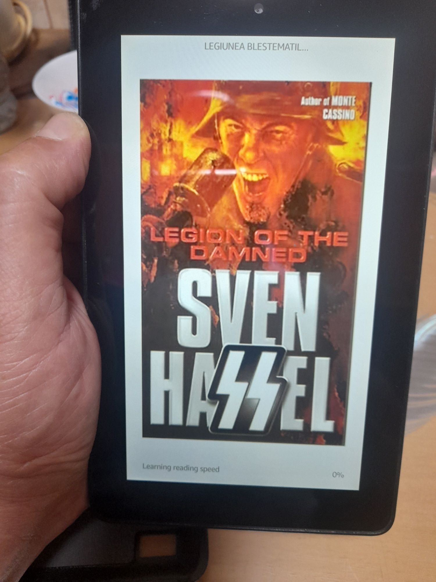 Vind amazon fire cu peste 2300 de cărți în limba română