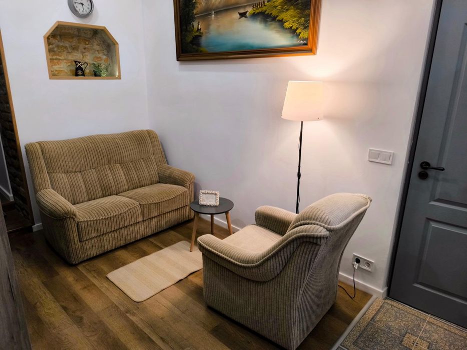 Vând apartament 3 camere, Central, Turda, 47 mp, parter, curte comună