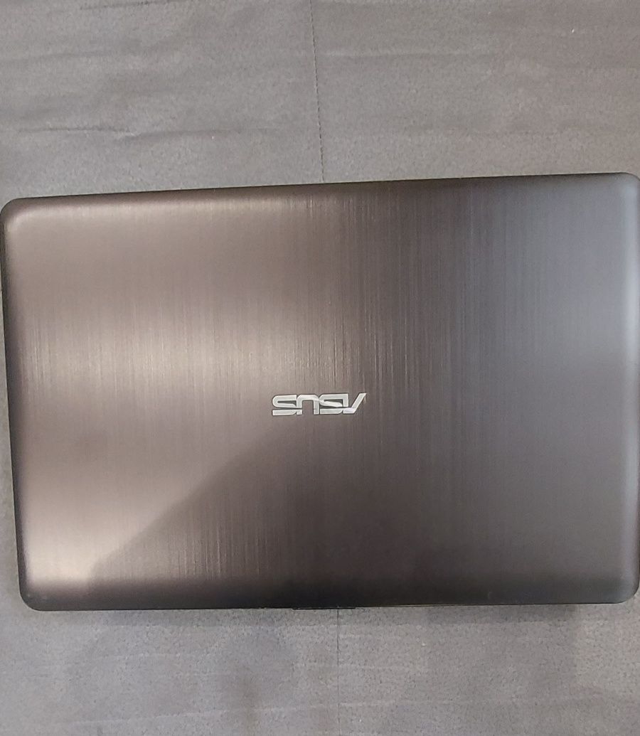 Лаптоп Asus X540l