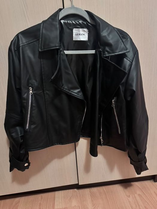 Черно кожено яке