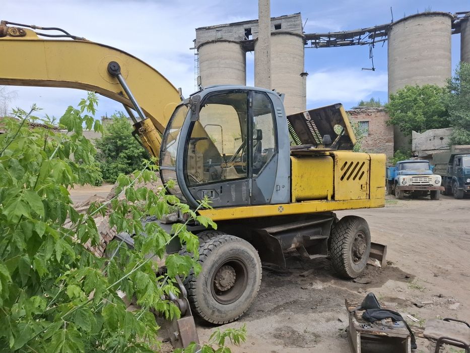 Продам экскаватор