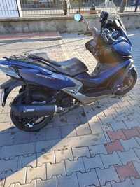 Vând maxiscuter Kymco xciting 400 s