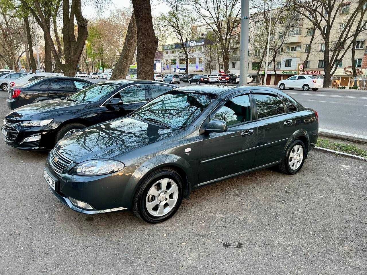 Продам Lacetti gentra 2018