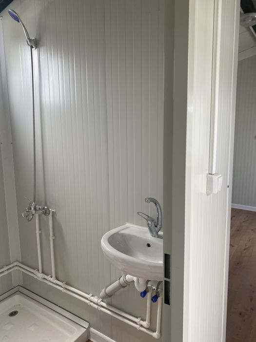 Продавам фургон нив