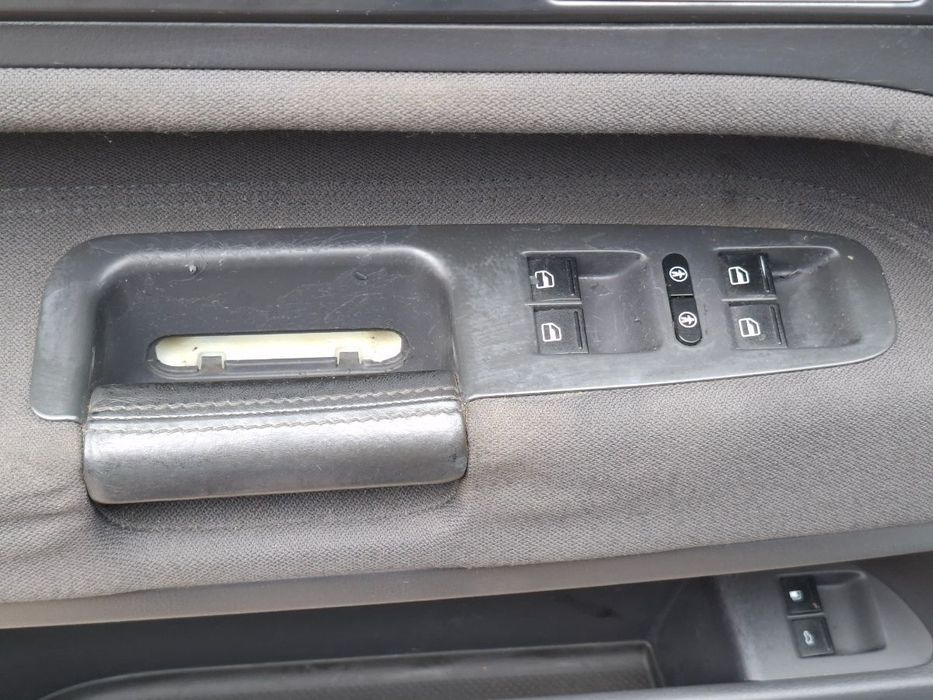 Maner interior portiera fata stanga VOLKSWAGEN TOUAREG 7LA, 7L6, 7L7 2002 - 20132.5 R5 TDI BAC, BPE