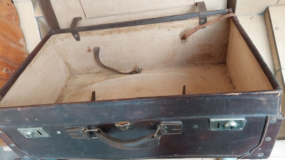 Valiza vintage din piele groasă (,,talpă") vechime 120 ani
