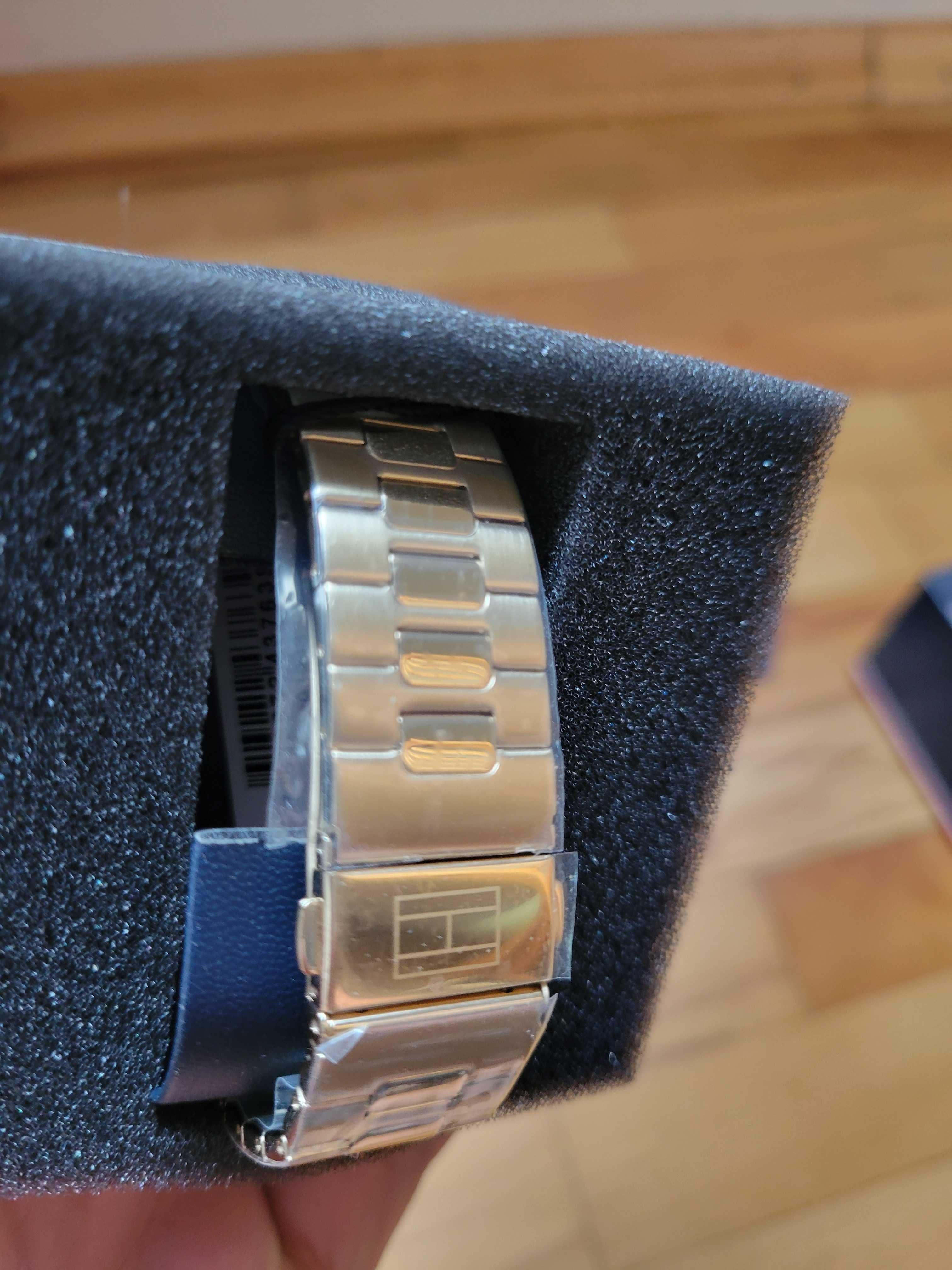 Часовник Tommy Hilfiger Maverick - чисто нов, оригинал.