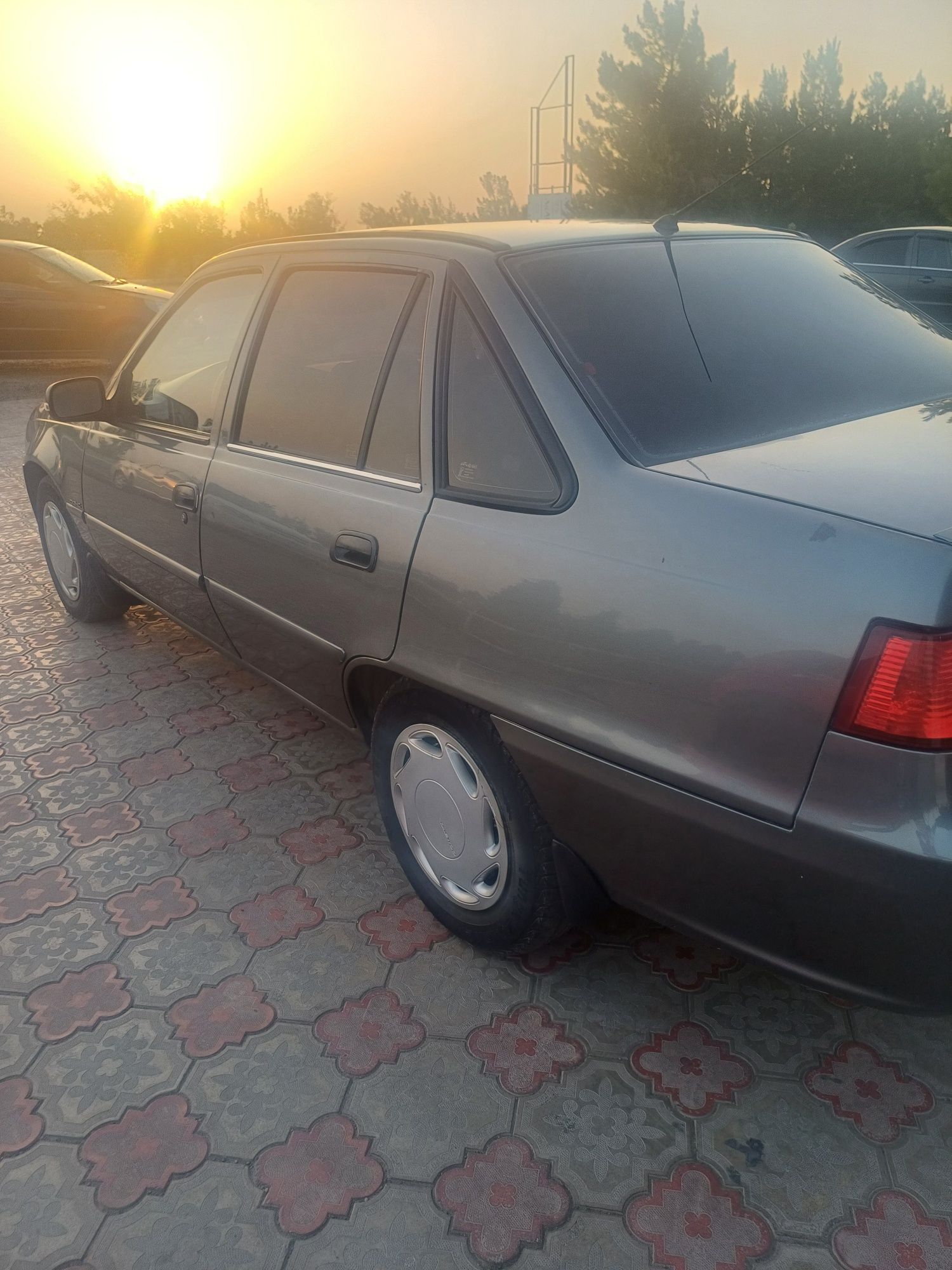 Нехиа 2 сотилади