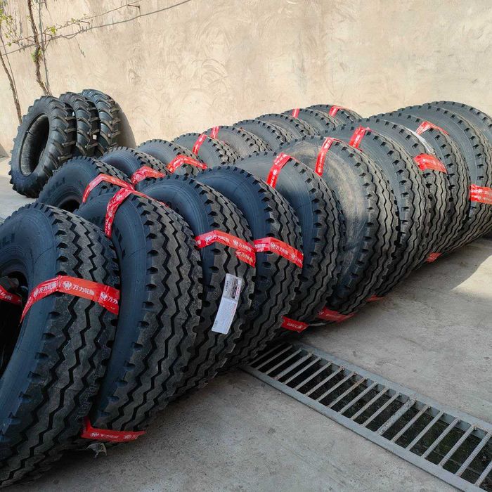 Samosval Howo Man Chakmanlarga 12.00R20 razmer WANLI balonlar bor