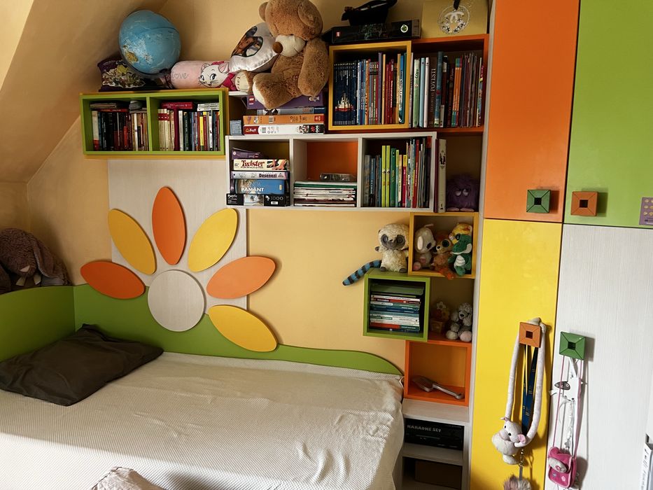 Vand mobila de dormitor pentru fetite