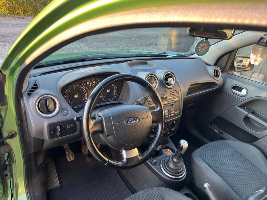 Ford Fiesta Ghia 1.4 DCI