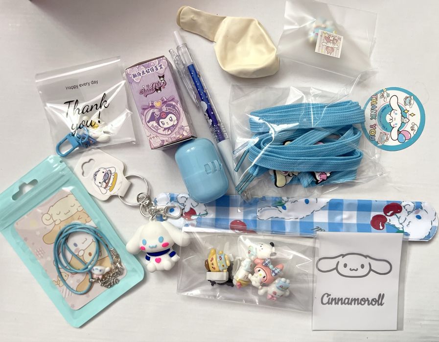 Cutii cu 15 surprize Sanrio noi