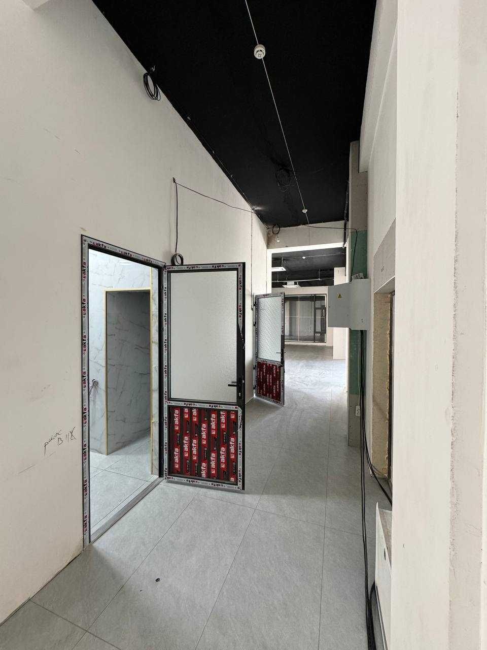 Nurafshon Tinchlik metro  140 m2 open space  ijaraga beriladi