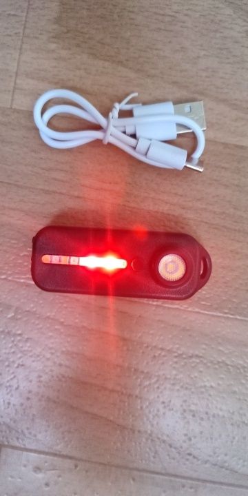 Мини LED фенерче с USB зареждане