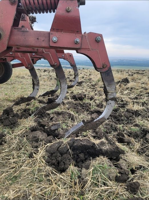 Scarificator John Deere 5 ancore 2.5 m