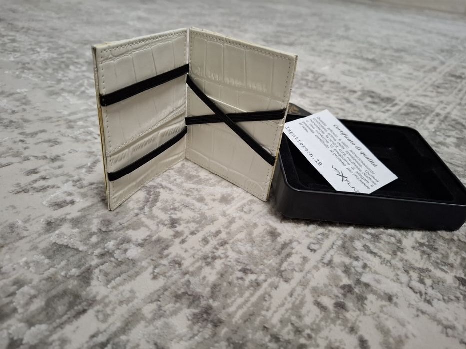 Port carduri piele crocodil portofel