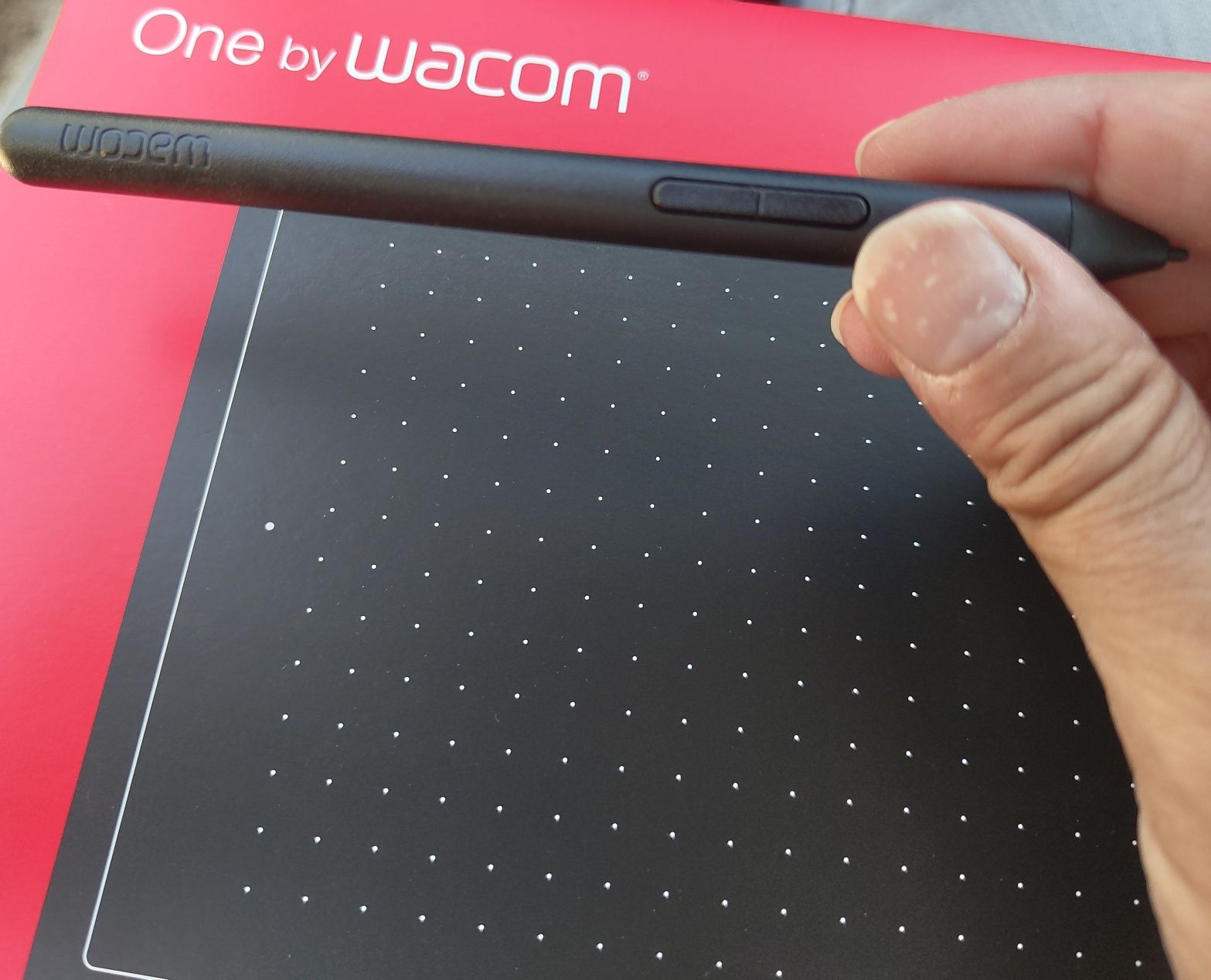 Графичен таблет One by Wacom размер M
