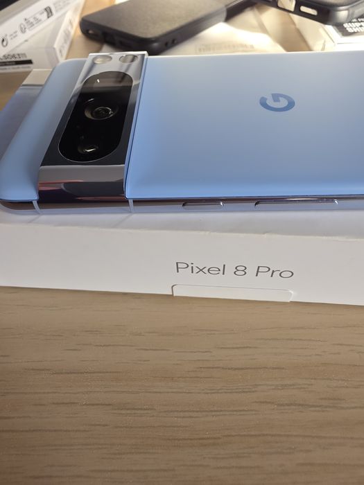 Google Pixel 8 pro 128GB Bay + 4 хубави калъфчета