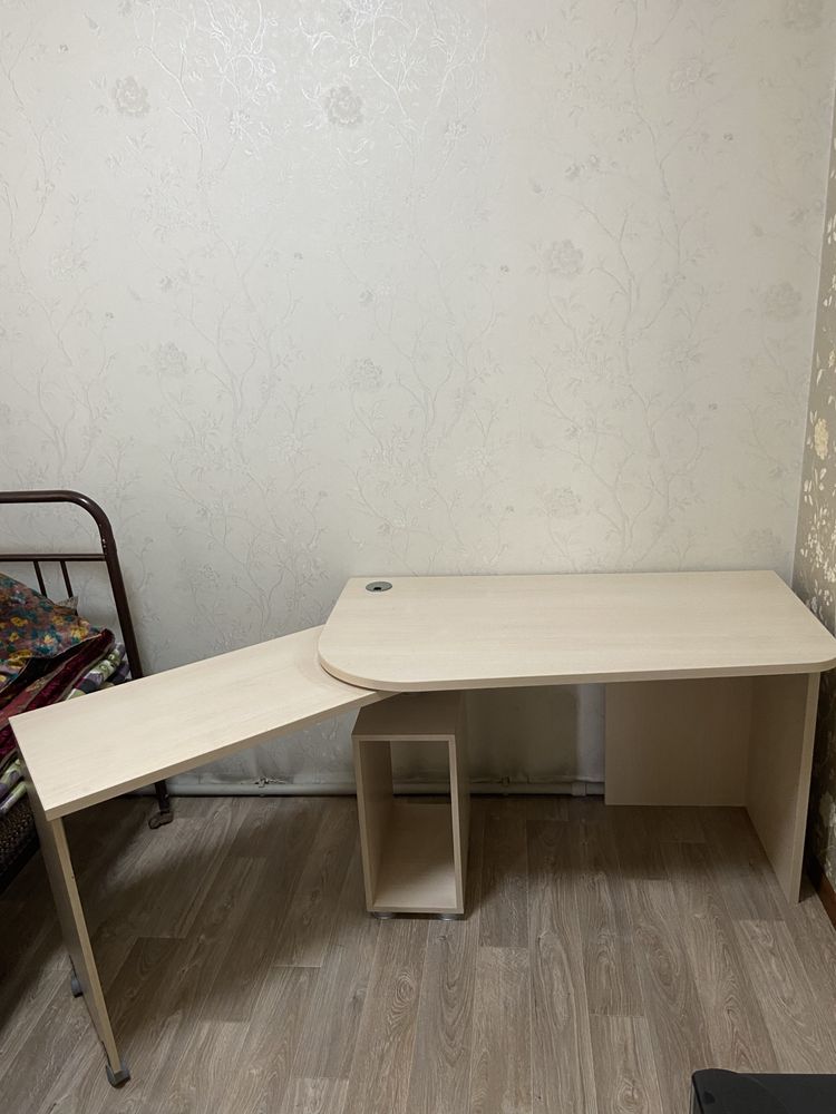 продам стол для компьютера