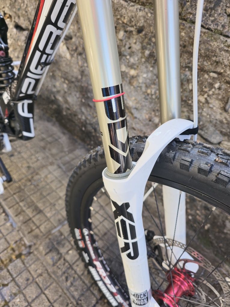 Downhill bike 26 La pierre Перфектен, Boxxer Rockshox, Fox dh. MAXXIS