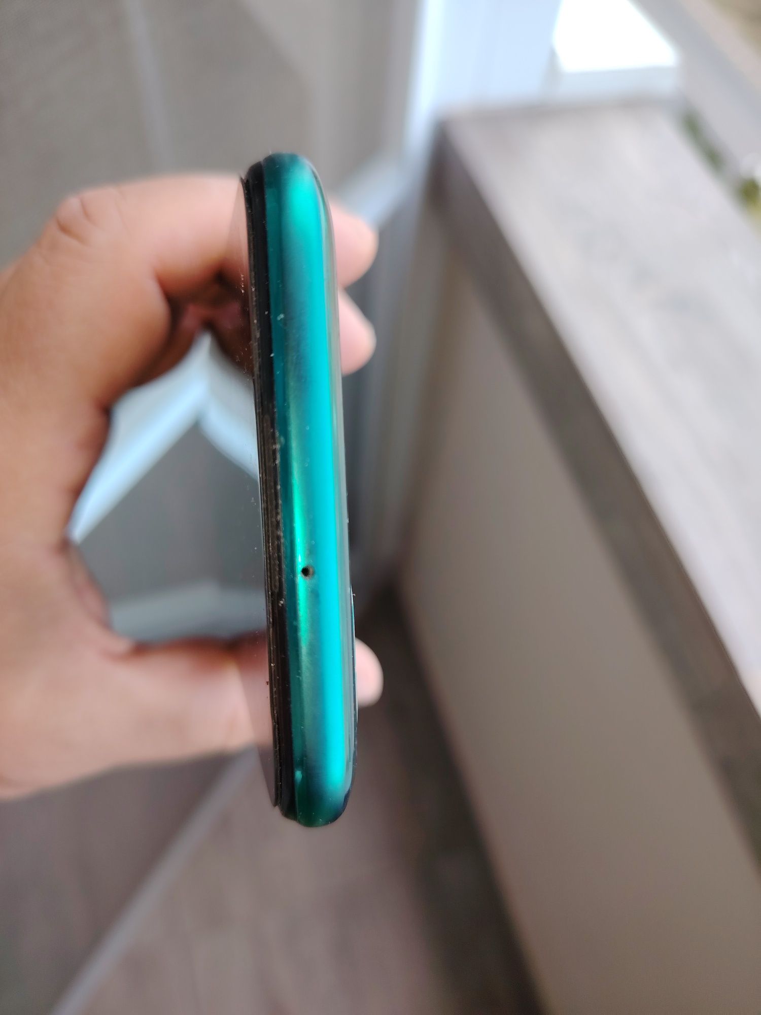 Продавам Huawei P40 lite 6RAM 128ROM неразличим от нов без забележки