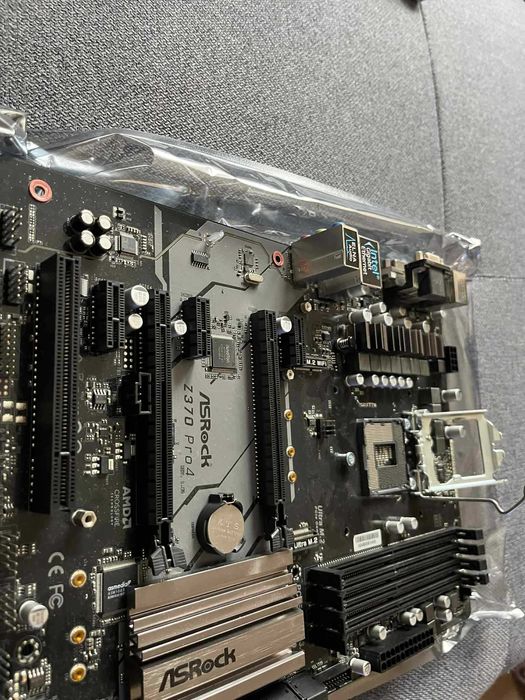 Дънна платка ASRock Z370 Pro4