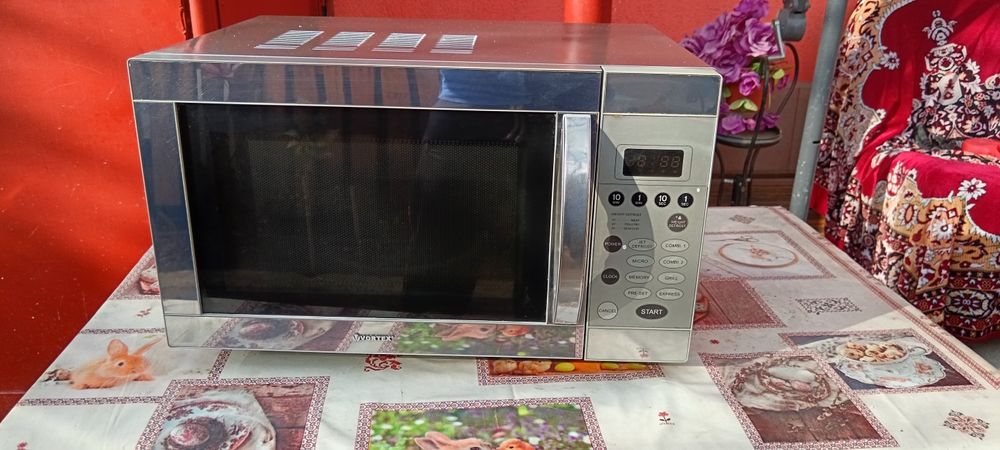 Cuptor cu microunde Digital inox