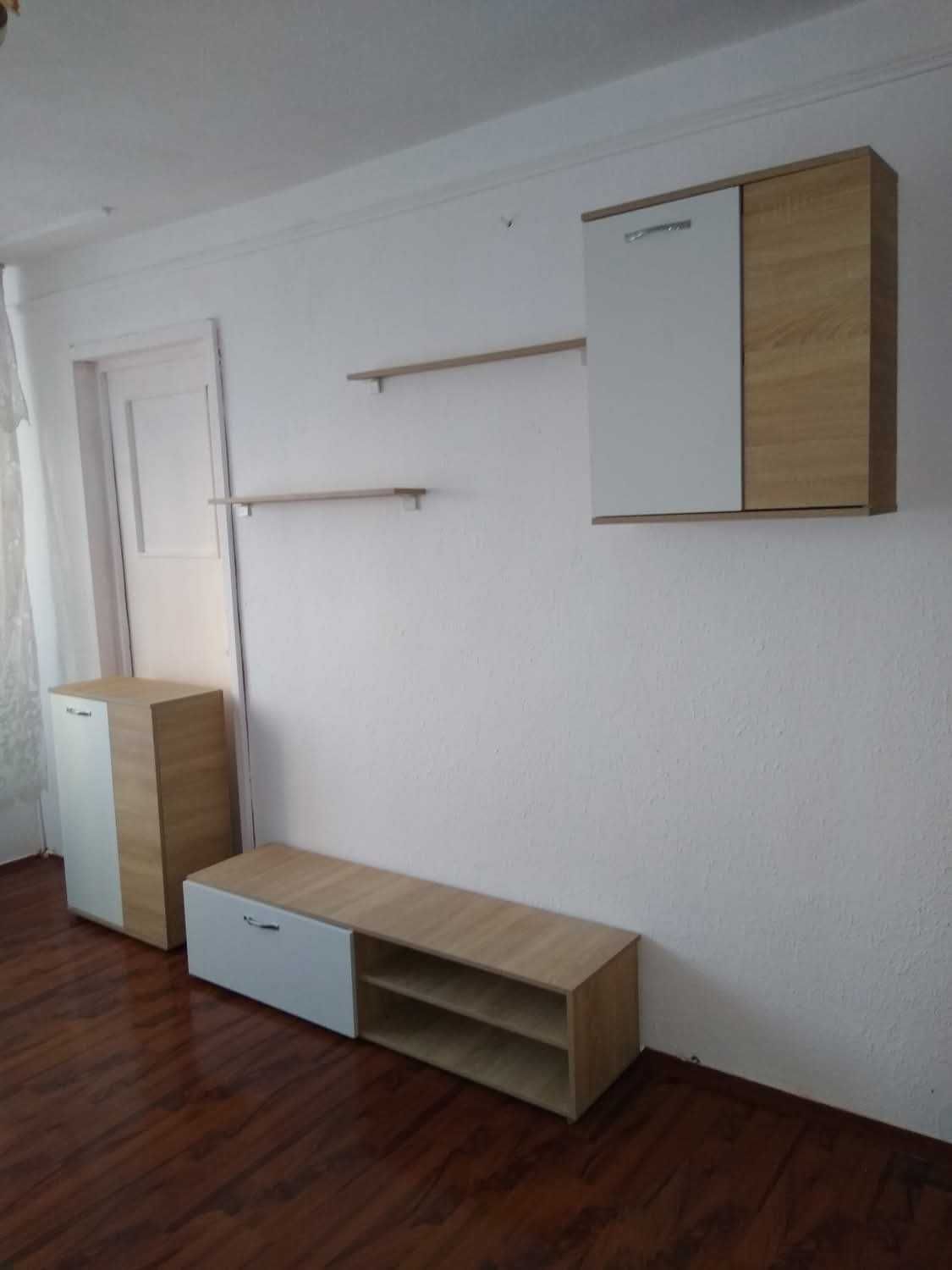 Aparent de închiriat