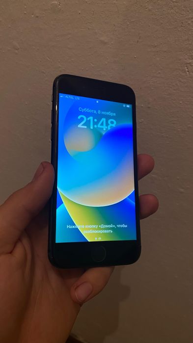 Айфон 8 продам